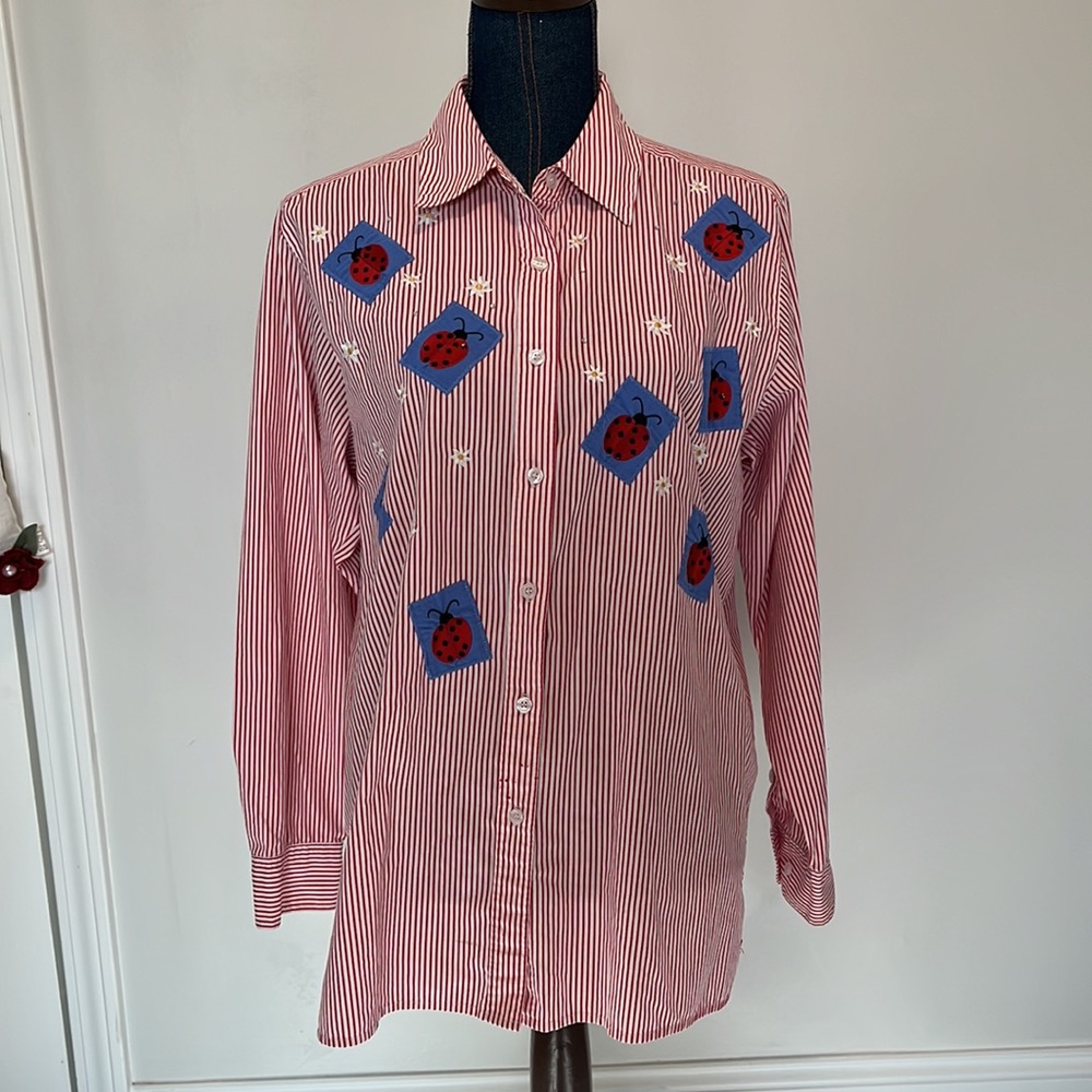 The quacker factory size medium red and white button down embellished shirt